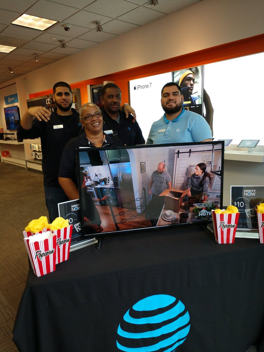 DobbinStr0ng's tweet photo. Fantastic DTVNOW Demo as soon as you walk in our doors. Start streaming today! #Dobbinstrong @MidAtlDOSTom @DD333David @404girl https://t.co/Uh2UcbfwjV