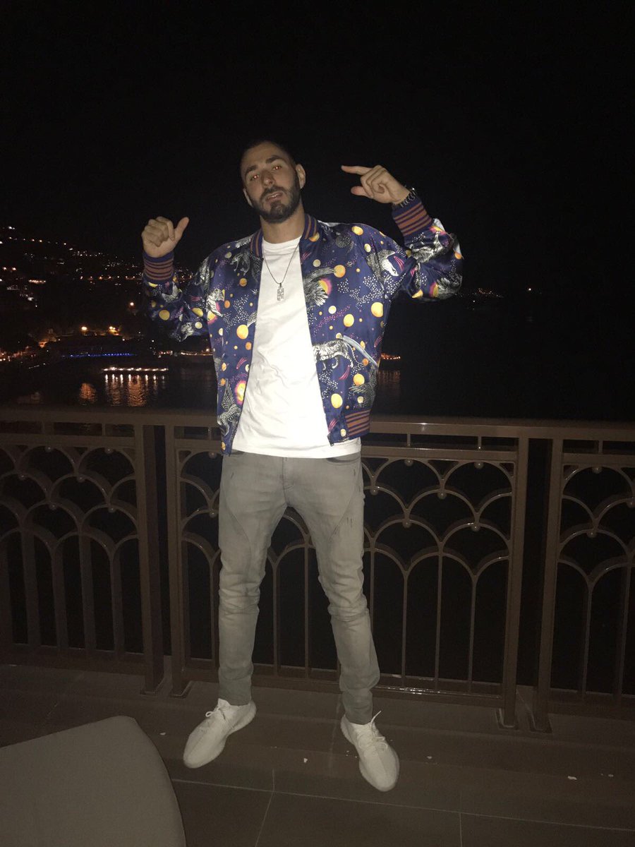 Benzema's tweet photo. 😎 french riviera 🌴 #KBNueve https://t.co/qufoQqD3CB