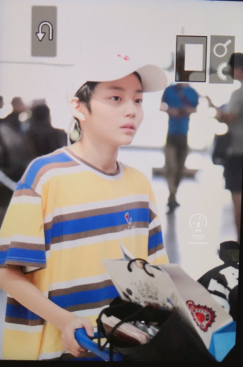 20040809_WITD's tweet photo. 170825 ICN 출국 #YHBOYS #殿甲 #DIANJIA https://t.co/Q9cpsqpwqI