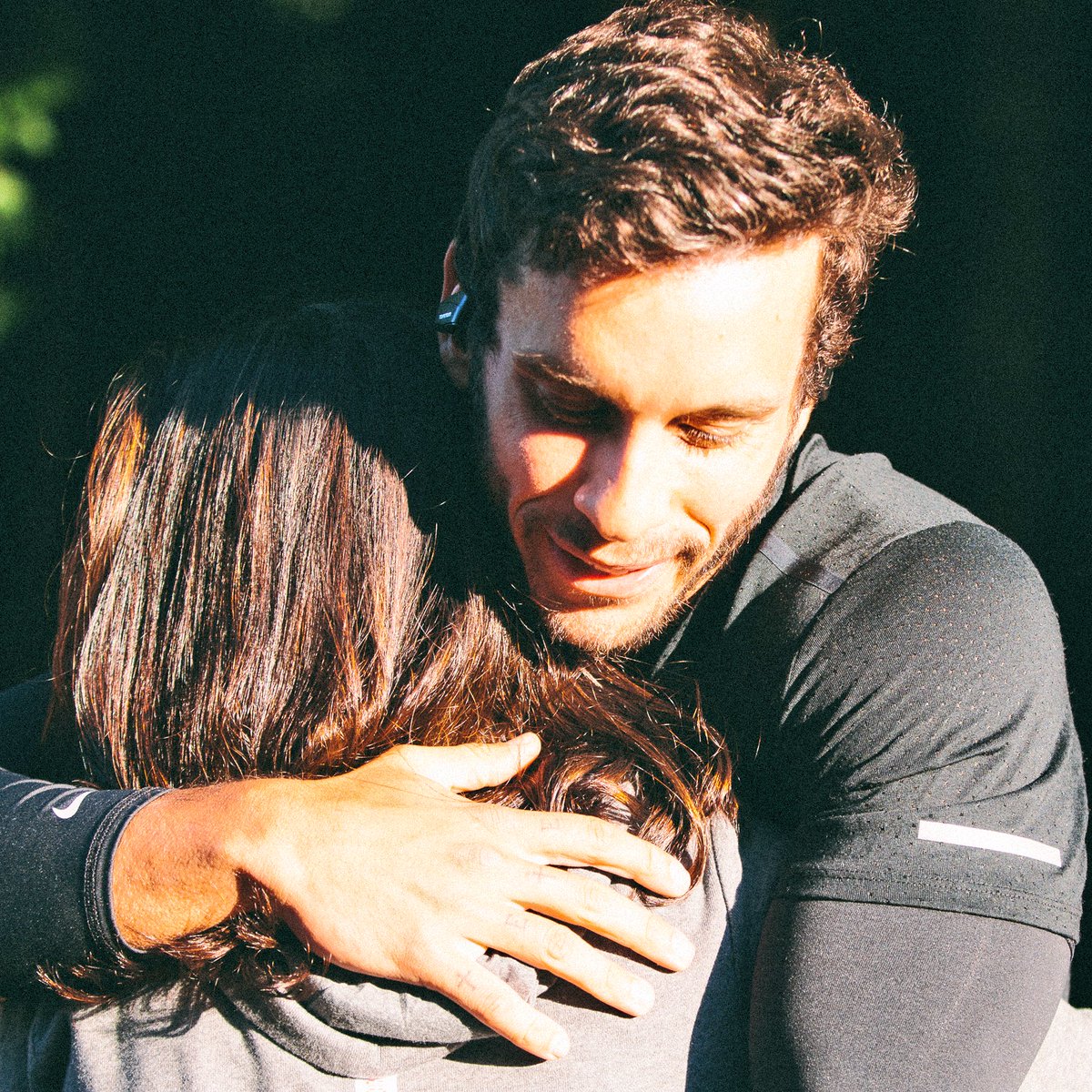 pooja_s15's tweet photo. But hugs keep us going!! Never underestimate the power of  warm gestures 💕#HTC2017 #RunByRebels https://t.co/MMsKJwwcyn