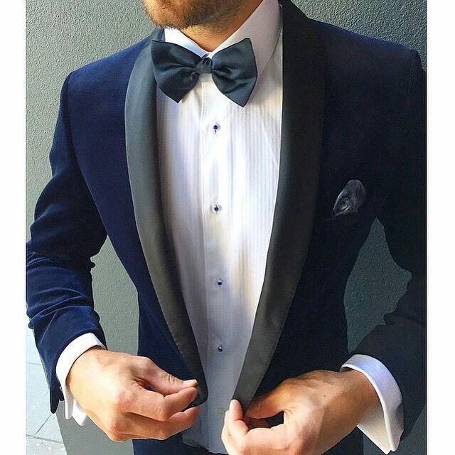 realpromtuxedo's tweet photo. HOW TO TIE A BOW TIE: 1) Open your PromGuy box with your pre-tied bow tie & fab tux. 2) Take A Selfie. ๐๐๐ฏ๐
#promguytux #seniorphotos https://t.co/nVa5diVu3H