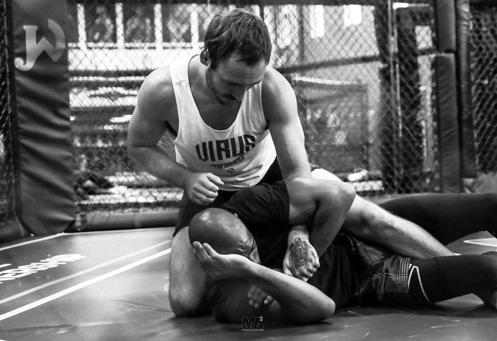 JacksonWinkMMA's tweet photo. Groovy 🇺🇸 @groovylando torturing his Coach @harrystleger 😆 Coaches job is never easy. 😰 #itrainhere #itrainhard #t… https://t.co/XGbj1LSu7N https://t.co/thXGfCCLjL