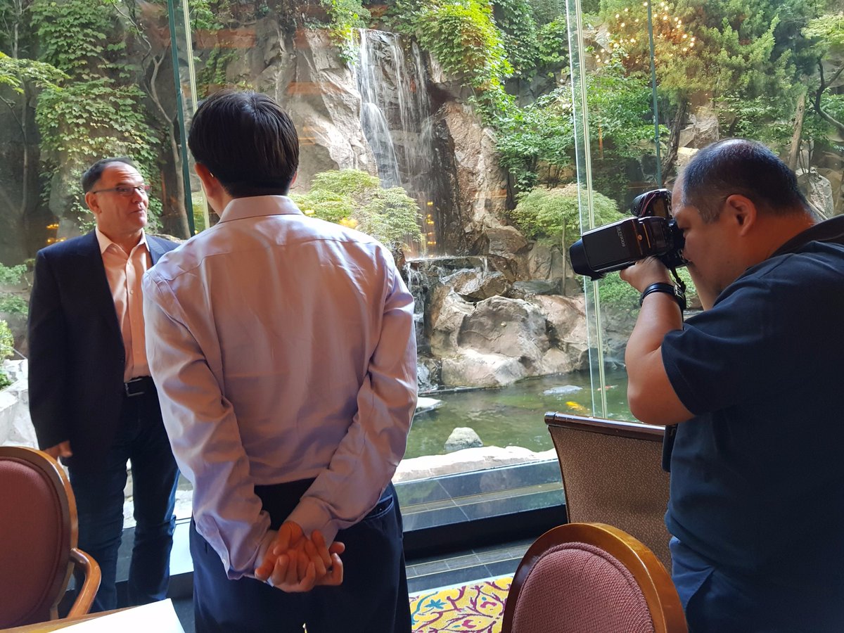 Clustrix's tweet image. Exciting times for #Clustrix CEO @MikeAzeve in Korea for interview with @mkmediakorea #BetterSQL