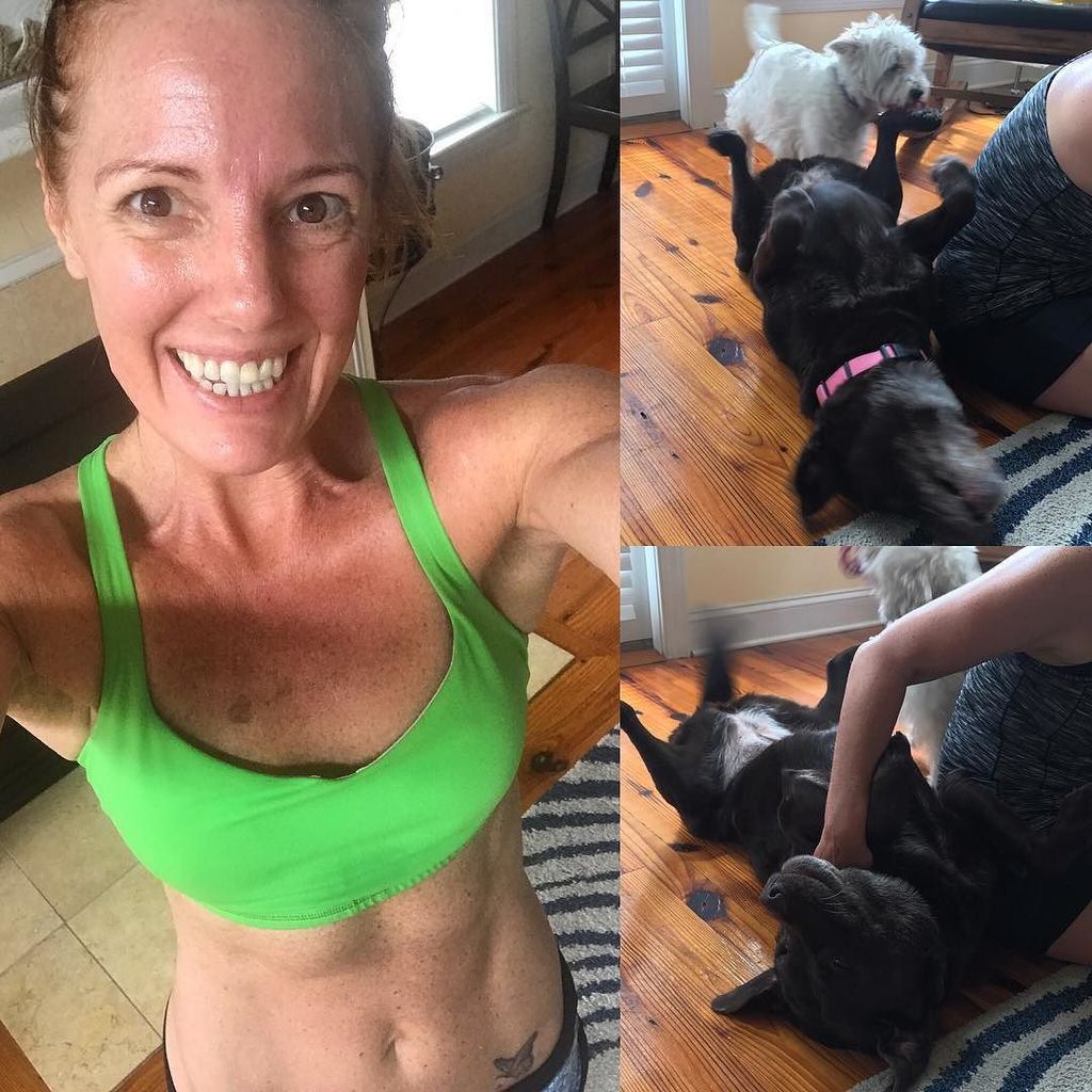 BeyondFit_Lisa's tweet photo. Workout #2 on vacation! The fur babies helped! ❤️ #fitover40 #healthylifestyle #balancedlife #efficientexercise #homeworkout #vacationwork… https://t.co/St4klrSpuV