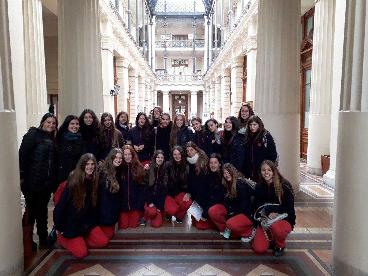 stgoturismo's tweet photo. En un tour programado especialmente para ellas, alumnas de I° Medio del Colegio Santa Úrsula, disfrutaron el Centro Histórico de Santiago. https://t.co/cyacLpFSBA