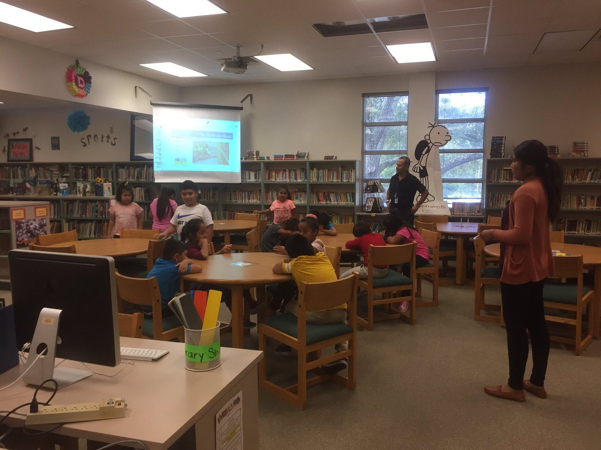 BISD_Libraries's tweet photo. Loving that @Henderson_BISD Hawks Library! #ReadersAreLeaders #BISDLibraries @BryanISD @BISD_ITech #GoForthAndRead https://t.co/tWcr3k3LWh