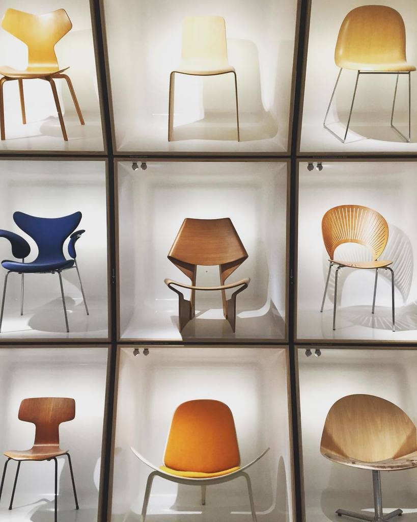 67a2's tweet photo. Classic chairs on exhibit at the Designmuseum Danmark in Copenhagen #summerexcursion #copenhagen #furnituredesign #midcenturyclassics #chai… https://t.co/o9bz1AGryz