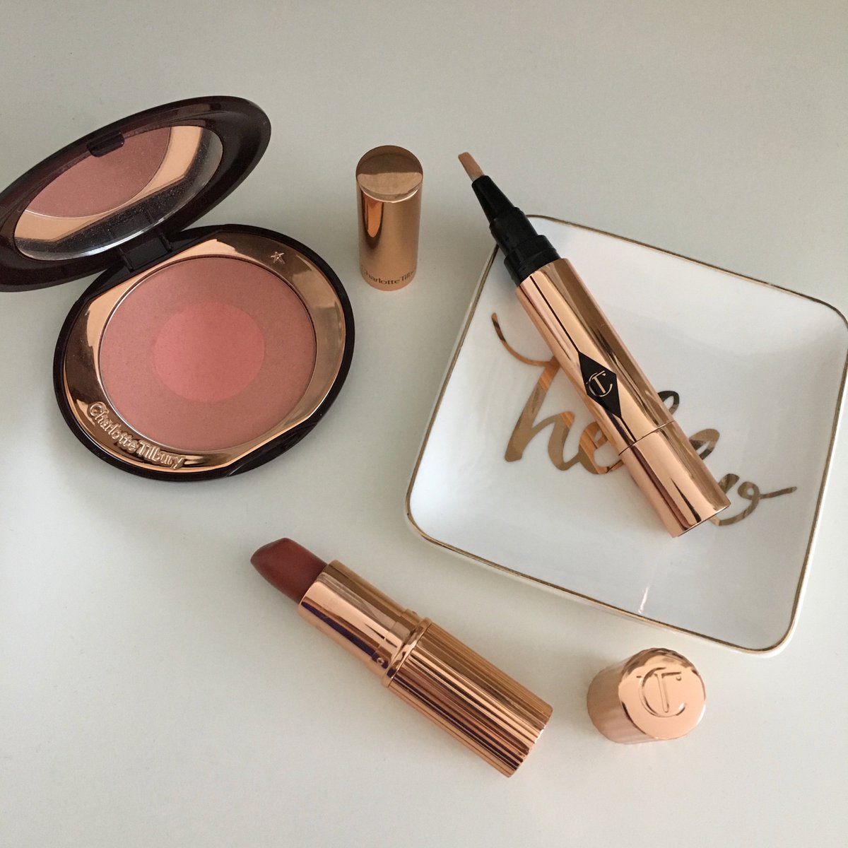 PrettierBlog's tweet image. Check my Blogpost #charlottetilbury #beautyblogger prettier-blog.blogspot.de/2017/08/charlo…