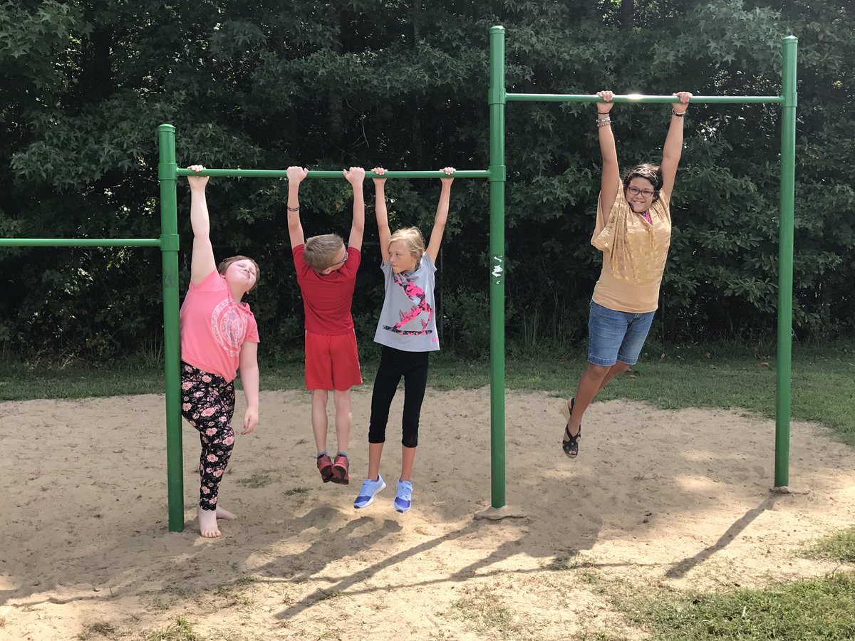 CMSNpanthers's tweet photo. Recess in Middle school is AWESOME! #funinthemiddle https://t.co/MCSe3am1f4