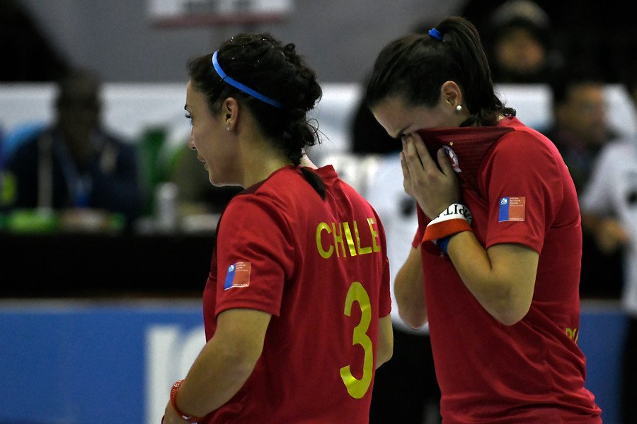 [Hockey Patín] Selección chilena femenina pierde frente a Argentina en los World Roller Games revistauno.cl/2017/08/29/sel…