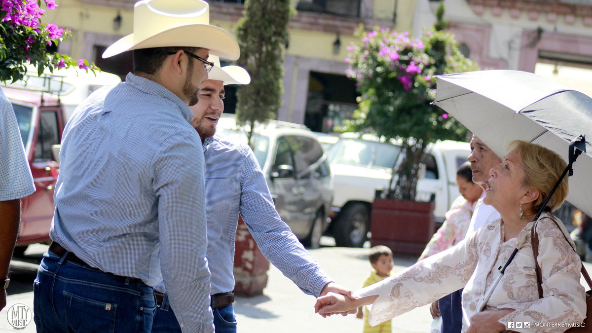 Los3DeSinaloa's tweet photo. #FelizMartes plebada.. seguimos al 100 trabajando con #ElBuenEstilo creando más música ¡ánimo! @MonterreyMusic 🤠😀👍 https://t.co/ikZ3576UoO