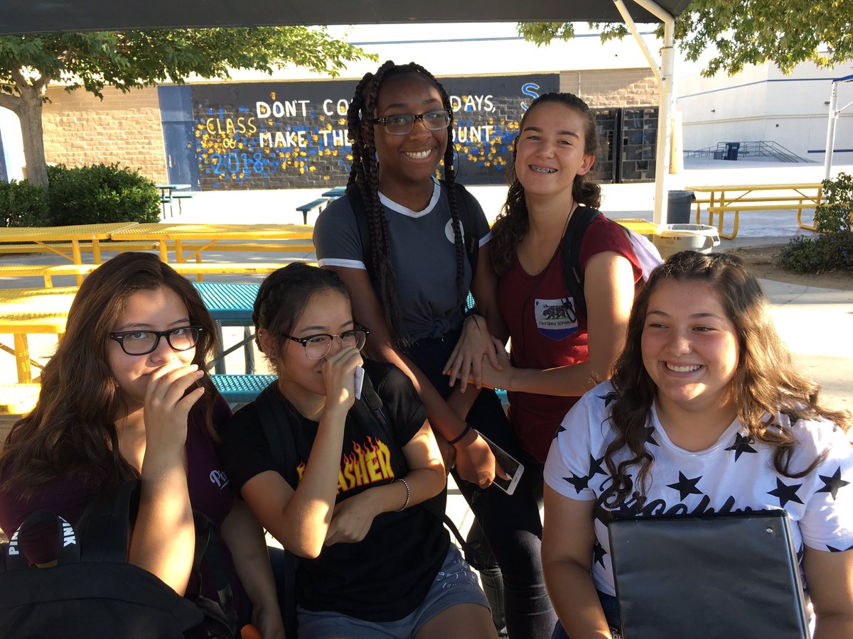 RHolmanSJUSD's tweet photo. Good morning from @Serrano_Nation students. Getting another great day of learning for all started. #bestyearever #SHSDiamondbacks https://t.co/xGmLM225nA