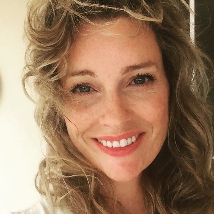 miriamcooke's tweet photo. Windy days. Bit of sun. Bit of rain. #marbella #funinthesun #amodellife #archaeologist https://t.co/RW5vRQmfPj https://t.co/kXrkZWZl5w