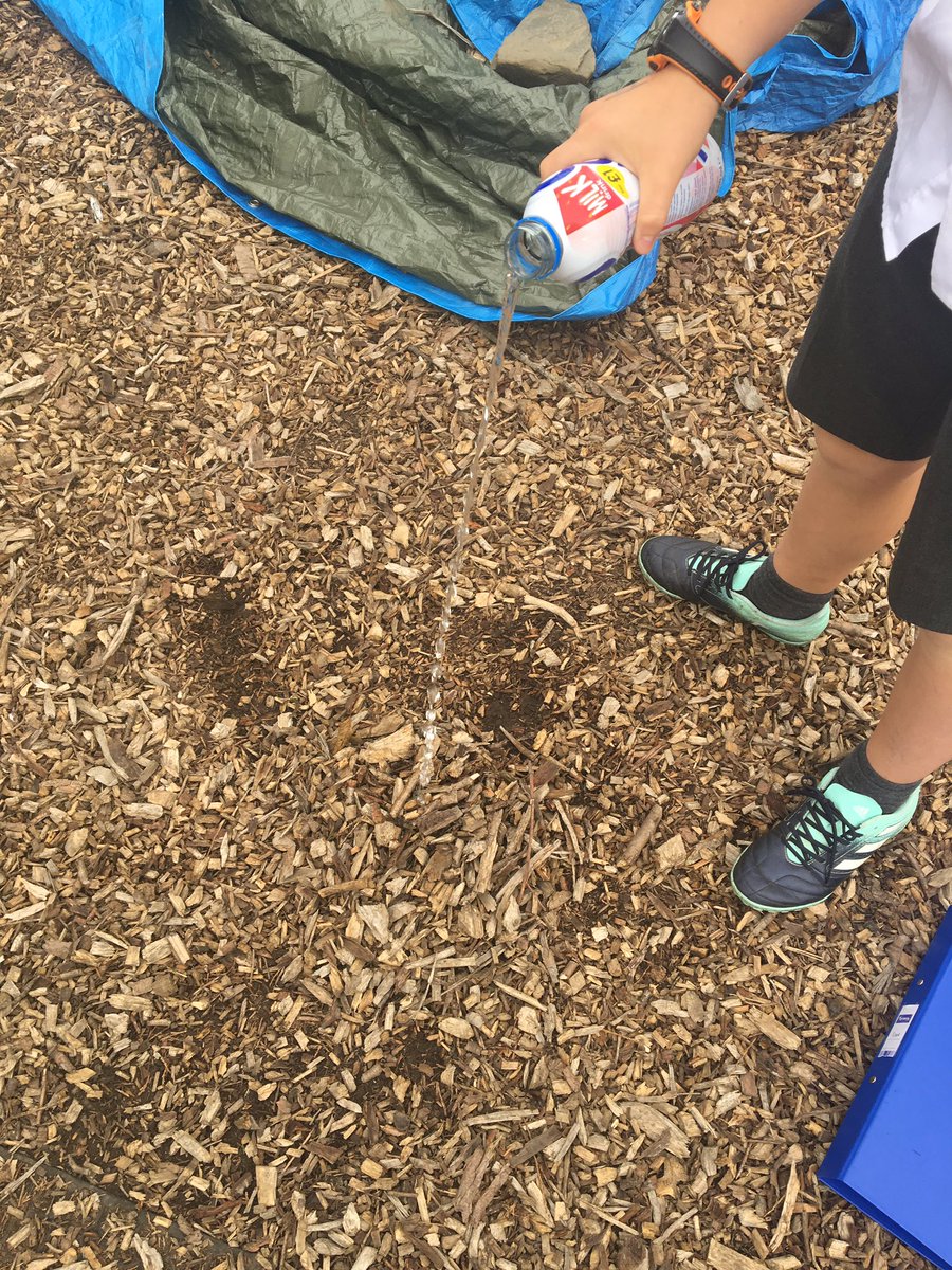 MissHiggins05's tweet photo. Today we realised that 'We are Engineers and we can help here' ๐๐ผ let the draining begin.. ๐ฆ @scdiYESC #stem #linkingourlearning https://t.co/eNXJcLrRRj