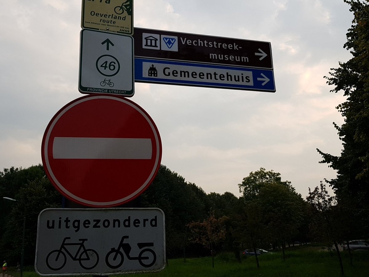 RonDruppers's tweet photo. Op mijn post als #verkeersregelaar bij de #Vechtloop in @Maarssen. https://t.co/EQkcDAvAUb