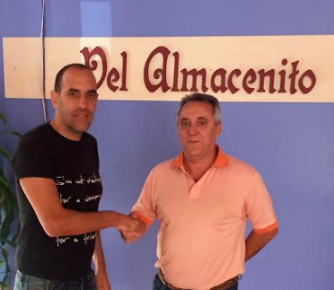 PilarHernandezG's tweet photo. Romerito, ex @XerezDFC , nuevo técnico del equipo cadete A de liga provincial de @ADA_CruzRoja  @jugadacsr #LaJugadaJerez @lacanteracadiz https://t.co/4PscNJmQAj
