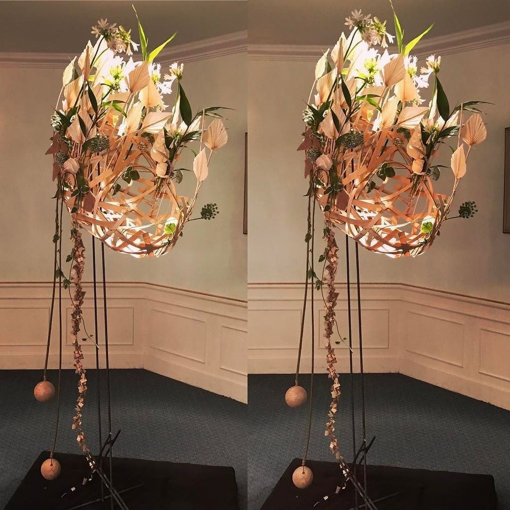 gregorlersch's tweet photo. The works of Roomdesign in Lapaz . Today ahead to Mercedes Uruguay. #wood#palm #flowers#floristry#uruguay #Structu… https://t.co/yrwyhsEBES https://t.co/Q6GctpI0OY