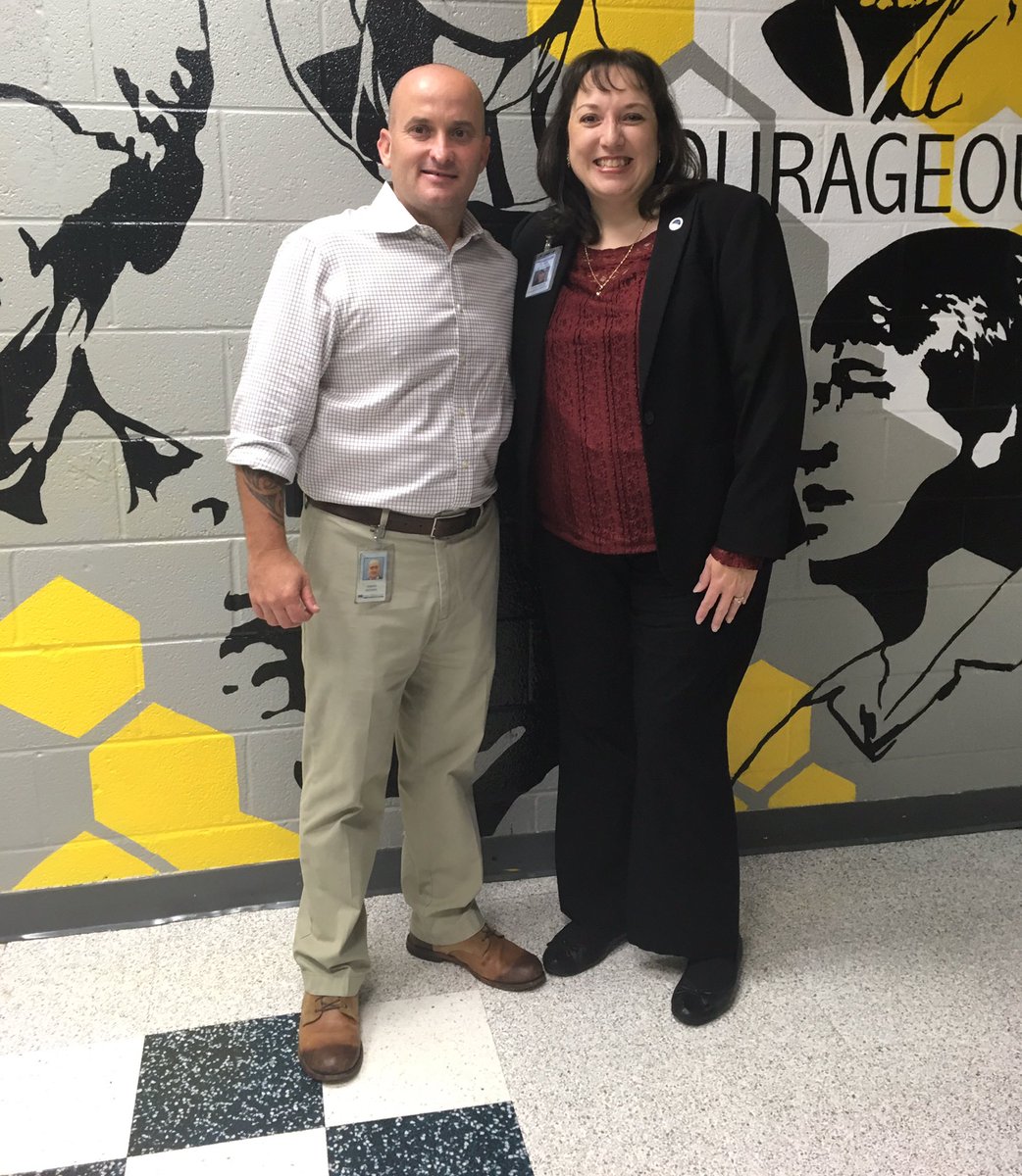 Thanks to <a href="/JohnAdamsforVA/">John Adams</a> &amp; all who donated to our #backtoschool supply drive for Rosa Parks Elem. &amp; Fred Lynn Middle in PWC. #PWCGOPService