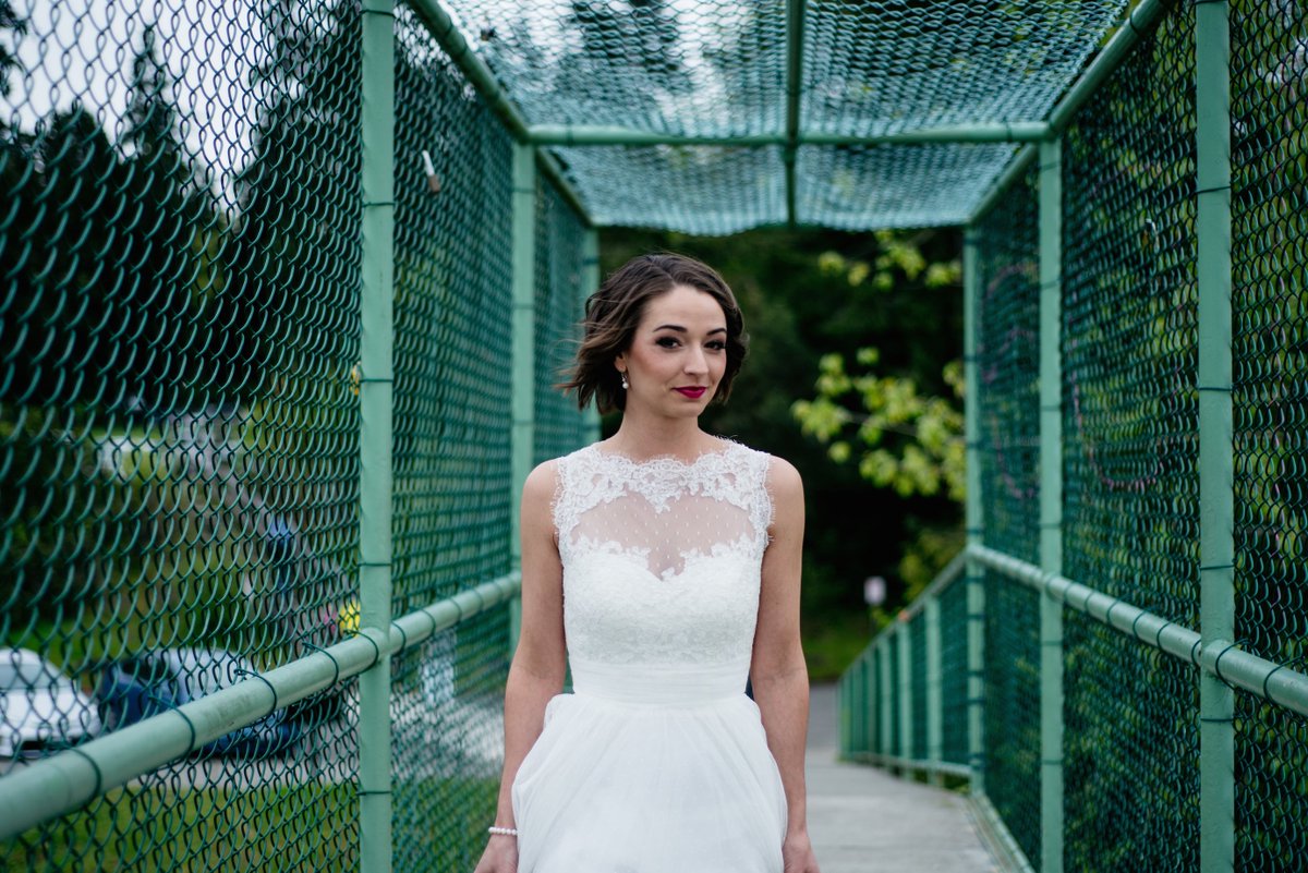 urbanLGHTstudio's tweet photo. Pre wedding moments might just be some of our favorites to photograph.#tripodtuesday #seattlebride #seattlewedding #bridalportrait #pnwbride https://t.co/yj6sDgluwK