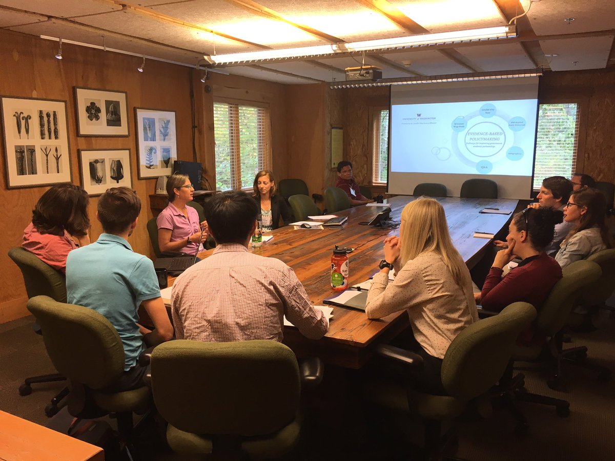 Poli Informatics tweet media