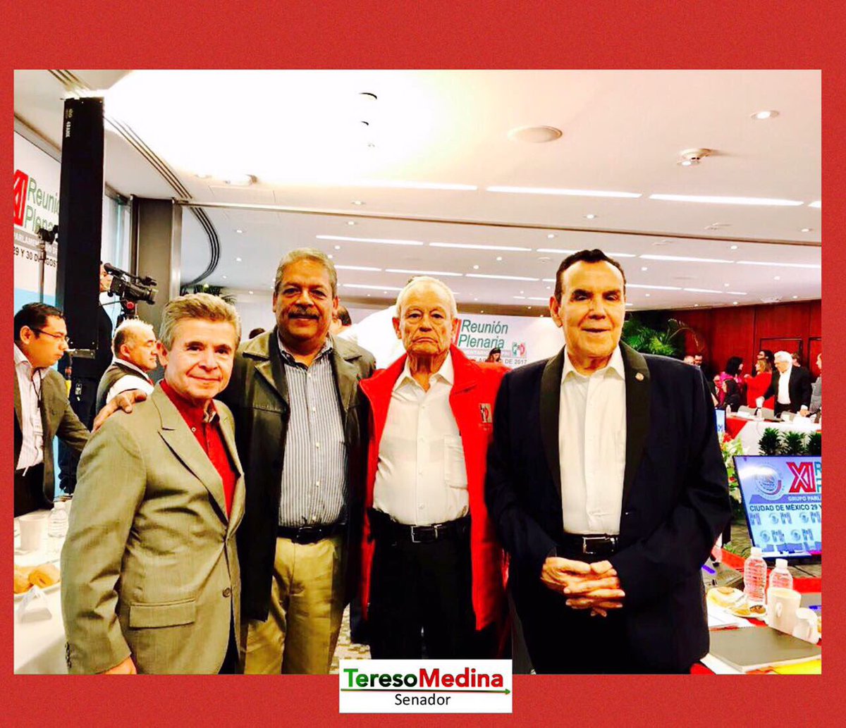Con mis compañeros Senadores y líderes cetemistas <a href="/EnriqueBurgosG/">Enrique Burgos G</a>, Armando Neyra y Jesús Priego.
#TrabajandoAFavorDeMéxico #XIPlenariaPRI