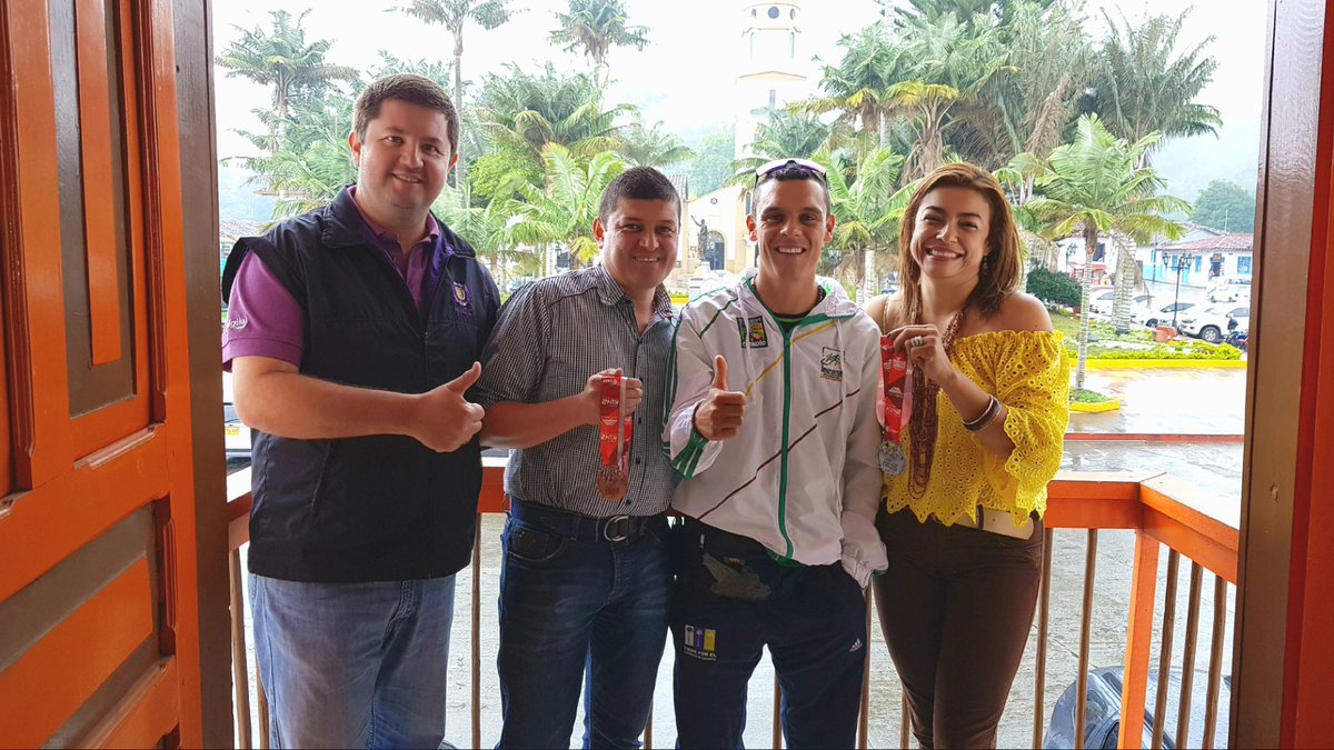 aleurreaos's tweet photo. Estamos con #FelipeDelgado talento salentino tercer puesto nacional en Primer Campeonato TrailRunning #K42FarallonesDeCalí @Ministerio_TIC https://t.co/PpQg2R7Cp6