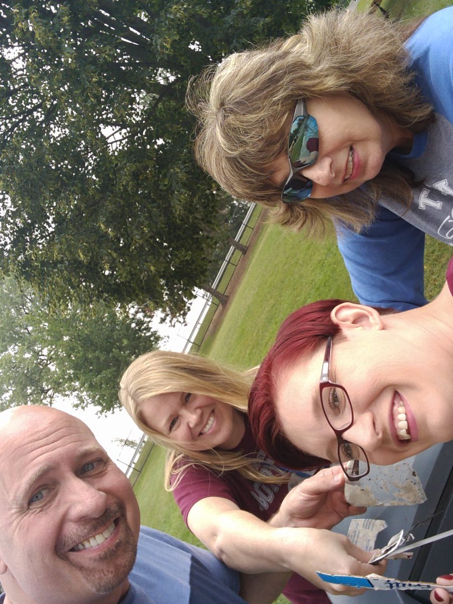 DZeissHWEArt's tweet photo. #HWE_hawks #wleced #HWERally #fapesplus1 https://t.co/sTb4dnXzg8