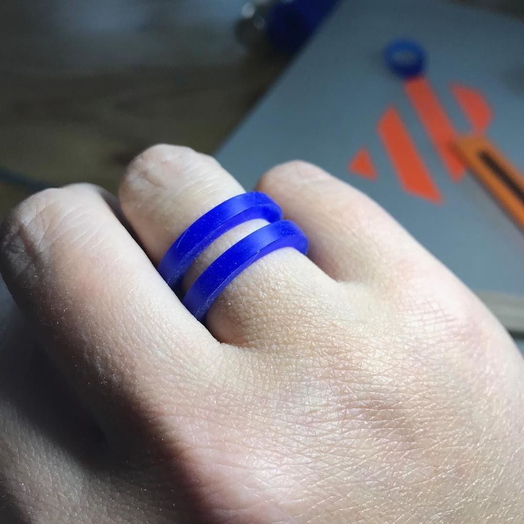 2-4-1⠀
.⠀
.⠀
.⠀
#jewellery #jeweller #ring #silver #bar #jewellerydesign #jewellerymaker #sundaywellspent #fashion #lookbook #madeinlondon …