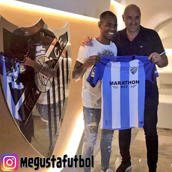 MeGusta__Futbol's tweet photo. Diego Rolán, nuevo #fichaje del #MalagaCF. Llega cedido por el #Bordeaux.

#BienvenidoRolán #VamosMálagacf #Fichajes #Fichajes2017 https://t.co/4humlgWBRW