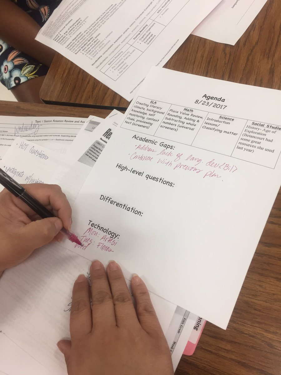 JuliaLMoore24's tweet photo. It's important to know your "Why" 5th grade is focused on the reason why they plan! Love this agenda sheet! @kdnix #GallowayLife https://t.co/cAvaF0gsnk