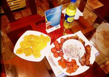 la_lariscoam's tweet photo. Lo mejor 😋😍 #ElPerol 🐽 https://t.co/HHT0HsBhTQ