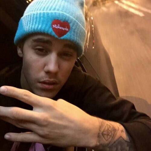 FlawlessxxDrew's tweet photo. bari biraz daha fakeliebers tiviti atayım  #DreamTVdeBüyükFinal #JustinBieber https://t.co/wVa9t5Bj9c