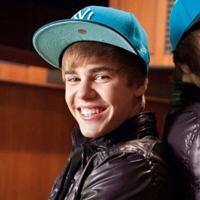 FlawlessxxDrew's tweet photo. bari biraz daha fakeliebers tiviti atayım  #DreamTVdeBüyükFinal #JustinBieber https://t.co/wVa9t5Bj9c