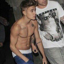 FlawlessxxDrew's tweet photo. ayy bad day aşkım  #DreamTVdeBüyükFinal #JustinBieber https://t.co/ZQuzRMasVH