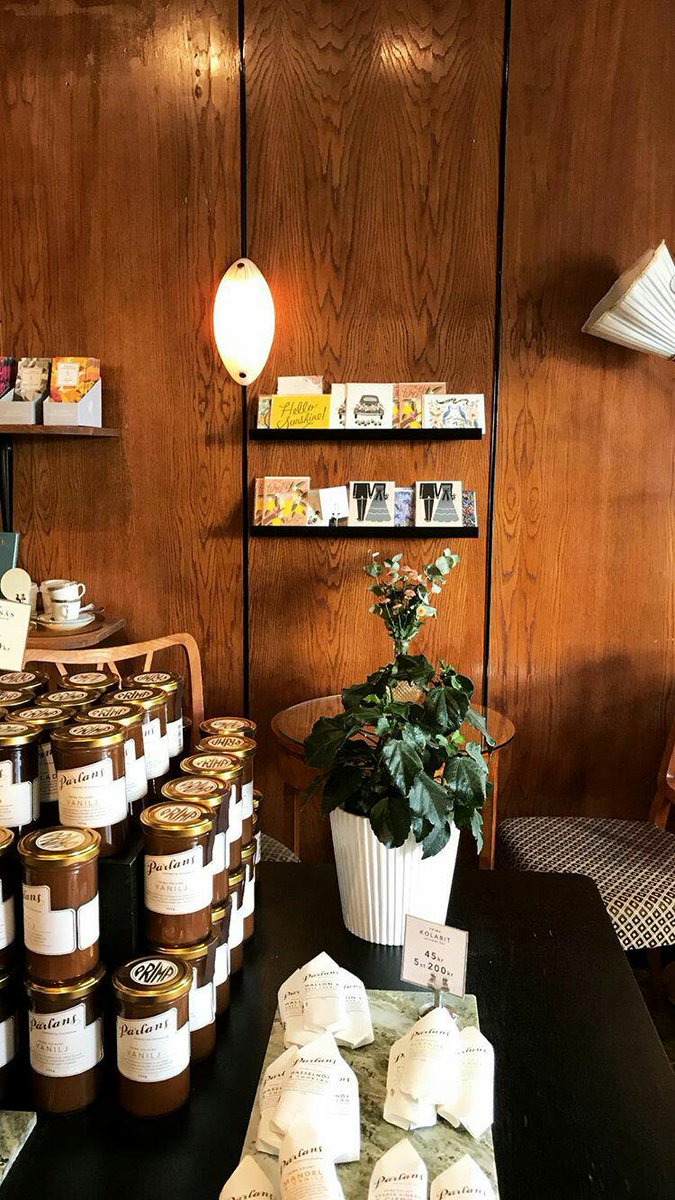 OtroDesign's tweet photo. Mais um pouco porque não cansamos de ver essas belezas. #Brandkng #RetailDesign #OTRODesign https://t.co/68epQcuX3L