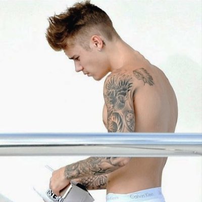 FlawlessxxDrew's tweet photo. belieber olmak ne kadar güzel bir şey be bi kere adımız bile güzel anlamı çok güzel #DreamTVdeBüyükFinal #JustinBieber https://t.co/d7Qanwh43t