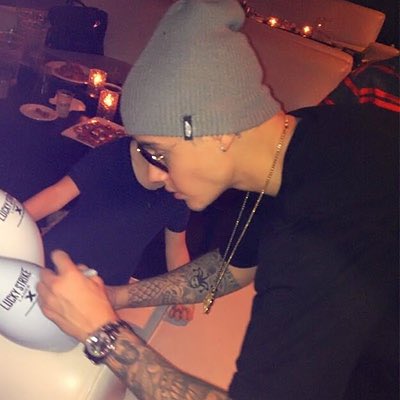FlawlessxxDrew's tweet photo. belieber olmak ne kadar güzel bir şey be bi kere adımız bile güzel anlamı çok güzel #DreamTVdeBüyükFinal #JustinBieber https://t.co/d7Qanwh43t