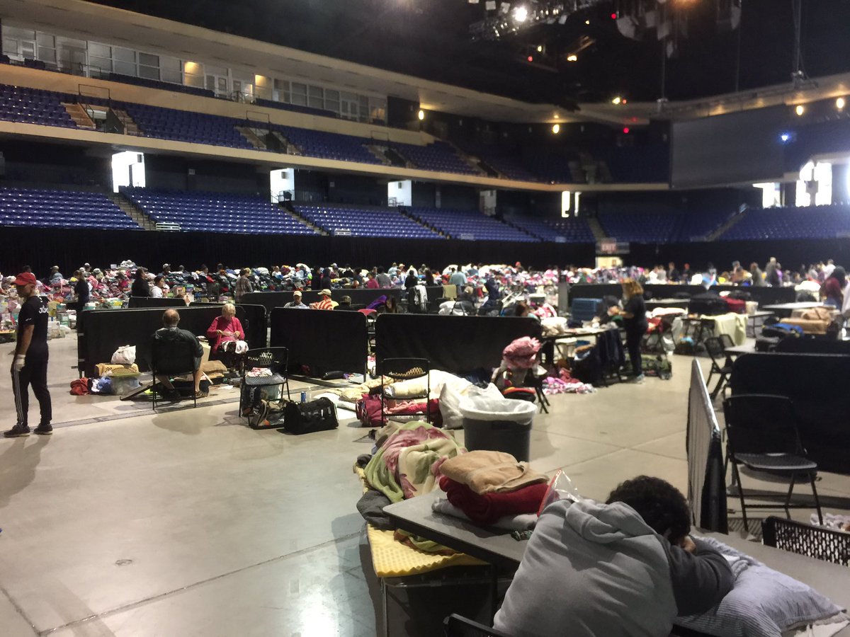 MarkHenry717's tweet photo. The spirit of the Cy-Fair community on full display. An abundance of volunteers and donations helping meet the needs of our community!#proud https://t.co/a6dJopiBuq