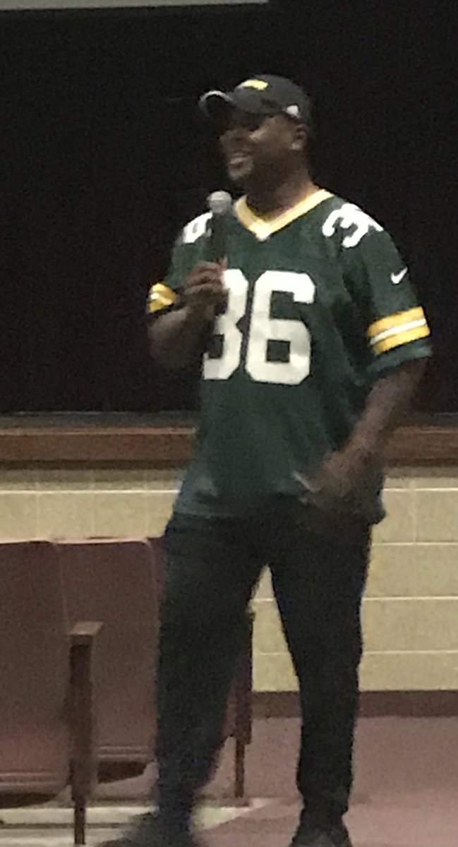 MrStrohl's tweet photo. Great way to start teacher in-service! @leroybutler @leap36 @shawanoschools #veryinspirational https://t.co/wxJxh9wqKK