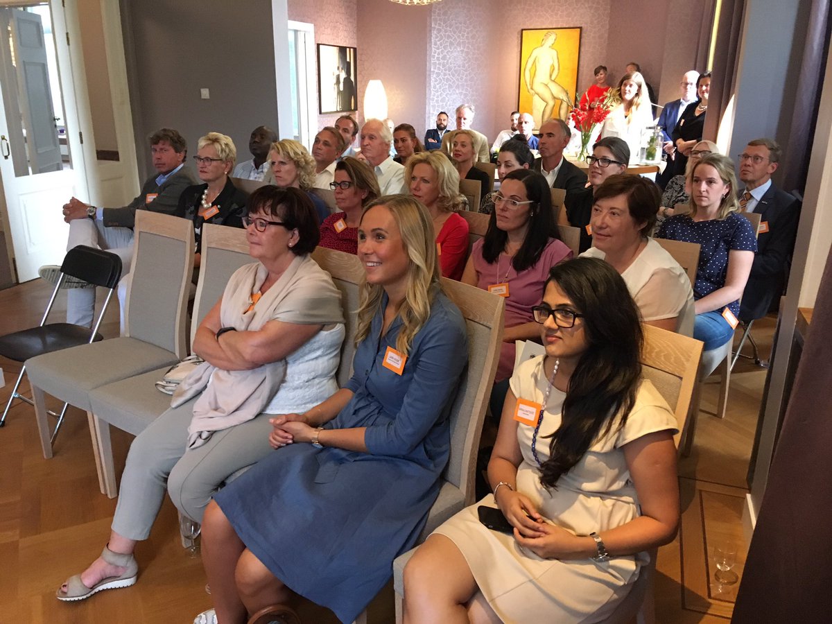 MartinSoerby's tweet photo. Happy to host #norwayconventionbureau promoting Norway for conferences, seminars. Food by the fabolous @MindorKlauset https://t.co/Nk359USSi8
