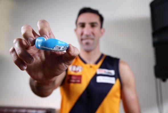 Lubasmedical's tweet image. "HitIQ Mouth Guard Has Motion Sensors Assist In Concussion Assessment" - Great innovation to help protect players!

buff.ly/2gmVLQU