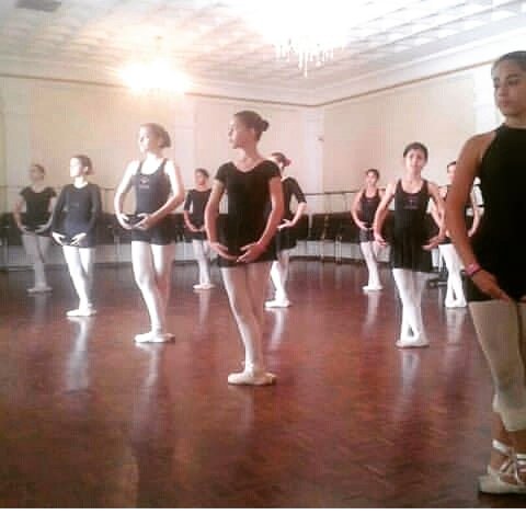 Curso vacacional Verano sobre Puntas en el @teatromunicipaldevalencia