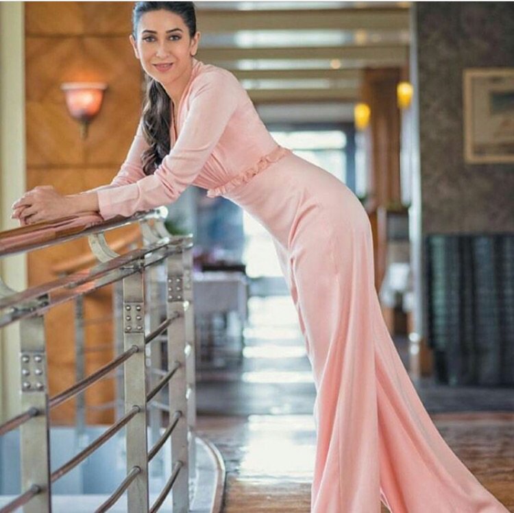 KarismaK_FC's tweet photo. Karisma in Gardens Cover.. https://t.co/YF1S8qUrj3