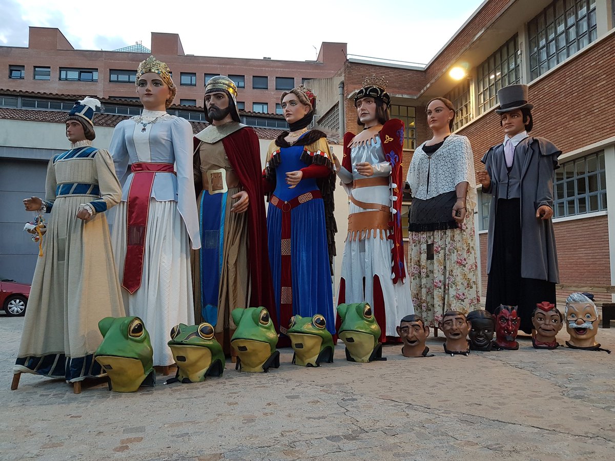 #gegants #sabadell a punt #festamajor.Us esperem divendres, dissabte i dilluns vinent #fmsbd17