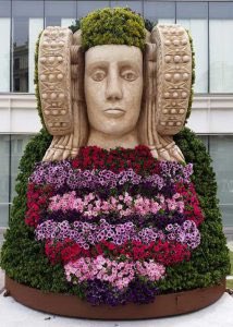 NovedadesECF's tweet photo. La Dama de Elche debe estar en su ciudad.¿Qué pinta en Madrid?¿Qué hace Elche sin su Dama? RT si estás de acuerdo con su vuelta a su casa. https://t.co/zZHGqB1x68