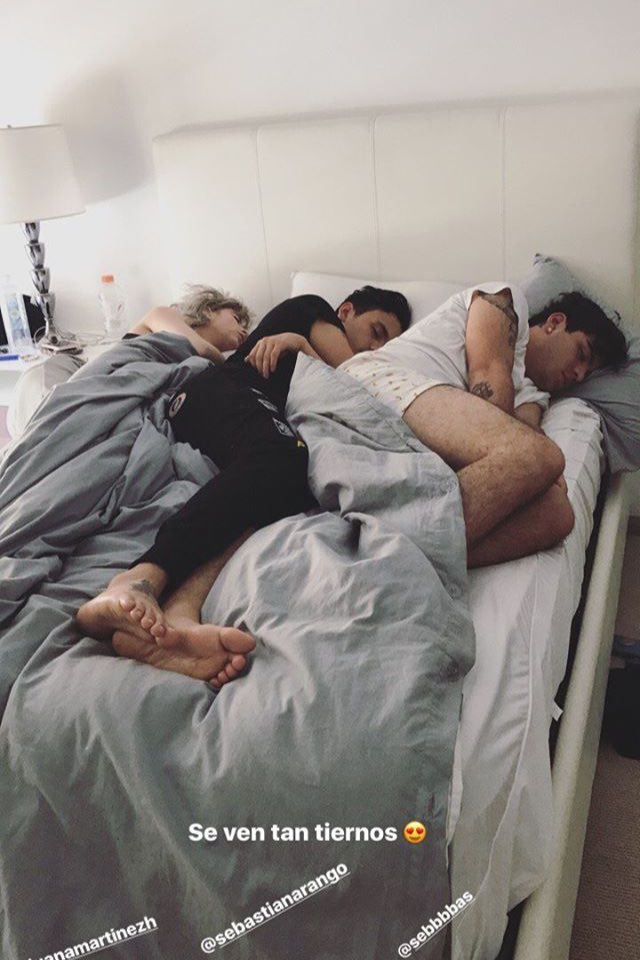 MelinaItzel1's tweet photo. Tan lindos ellos ❤️❤️❤️😍😍😍😍😂 los amo https://t.co/hiu9cwjggd