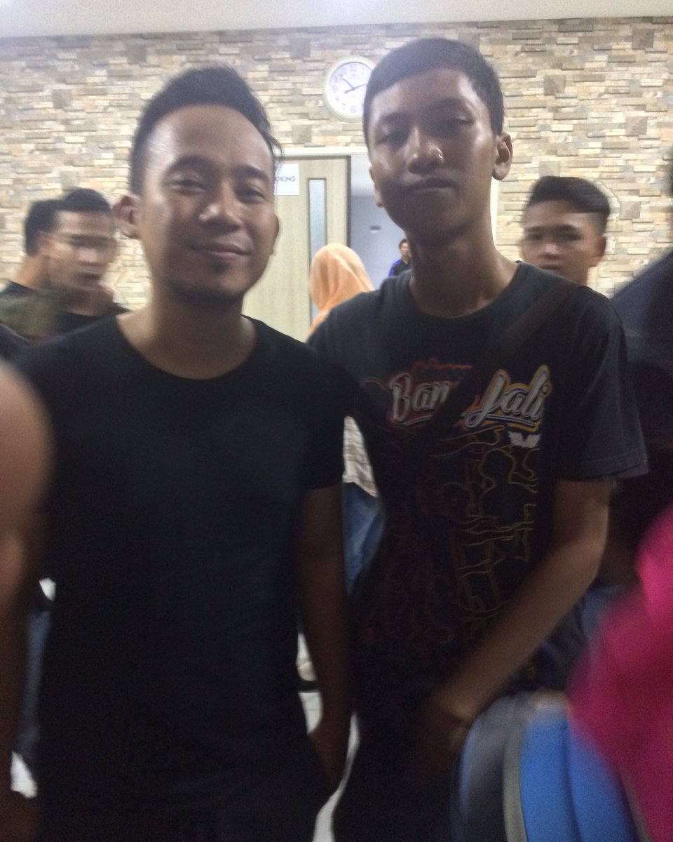 NormanSafii5's tweet photo. Sisa kemaren upload lagi apalagi kang @DennyCagur pas di ovj bisa umrahin orang iyaa lewat first travel ketawa ngakak 😂😂😂😂 https://t.co/EHXFVE19Bk