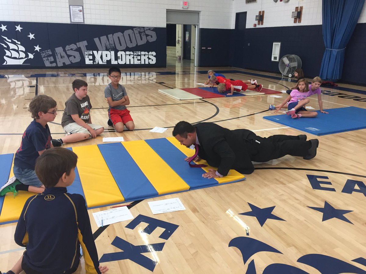 kmgrant1020's tweet photo. @mjsedlak joining the kids for the push up skills test. #pushuppower #ewpride @Mrs_Nivert @allenglad https://t.co/KQDyz6vn8g