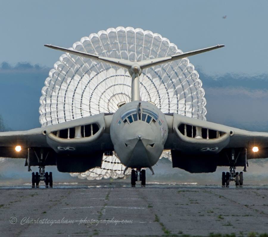 Airframes113's tweet photo. Now thats just one evil looking bitch!!!!,but what an beautiful one at the same time ???,the chute pic is brilliant!!! https://t.co/88PwlN9TkM