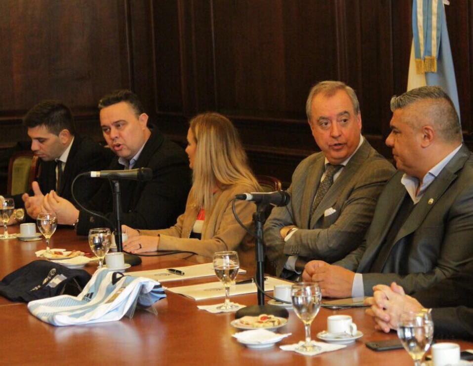 Hoy firmamos un convenio de colaboración, difusión y asistencia en las áreas de acción humanitaria y social entre la <a href="/afa/">AFA</a> y <a href="/CascosBlancos/">Cascos Blancos 🇦🇷</a>